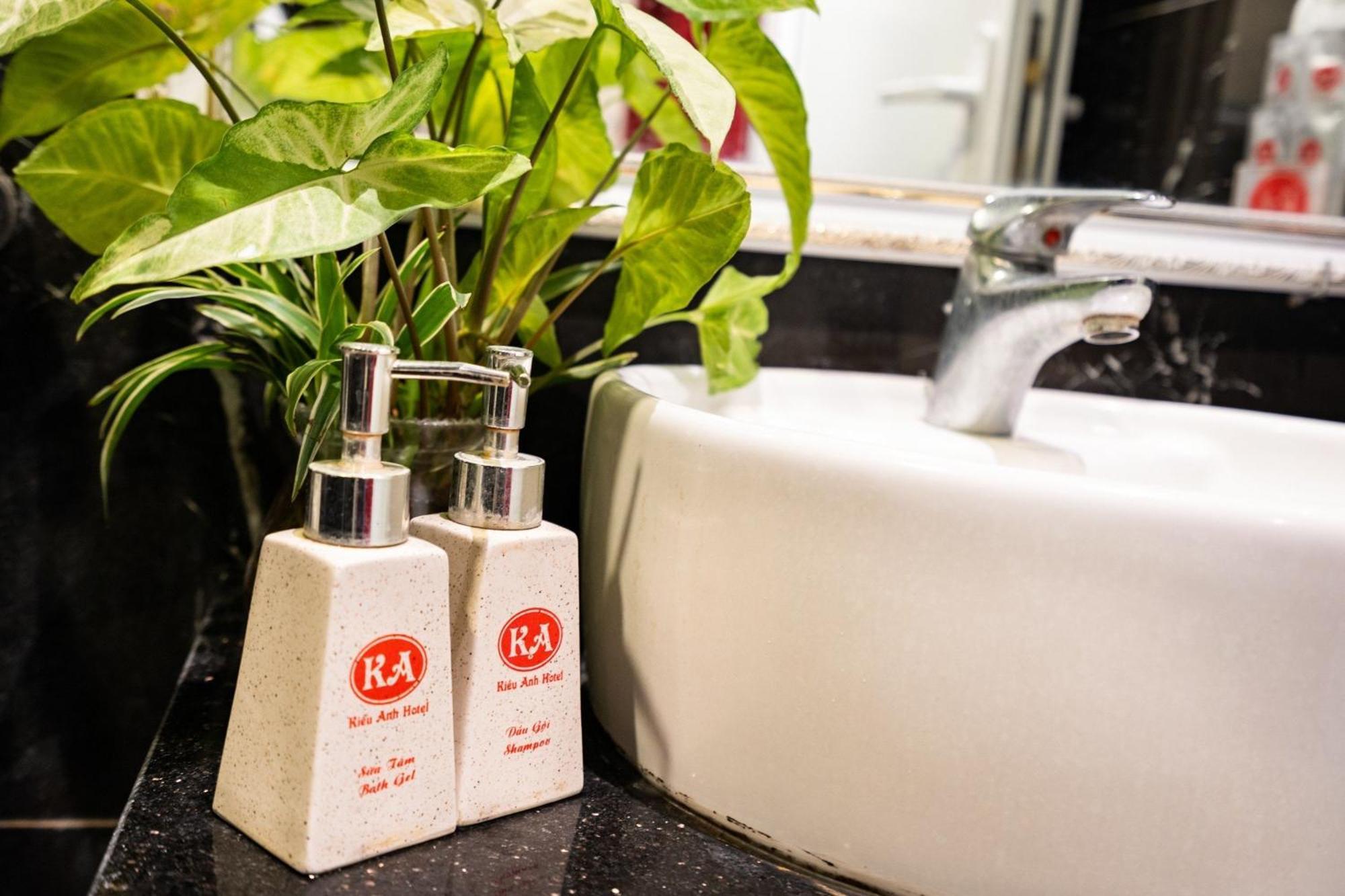 Kieu Anh Hotel - 81 Trung Kinh - By Bay Luxury Hanoi Buitenkant foto