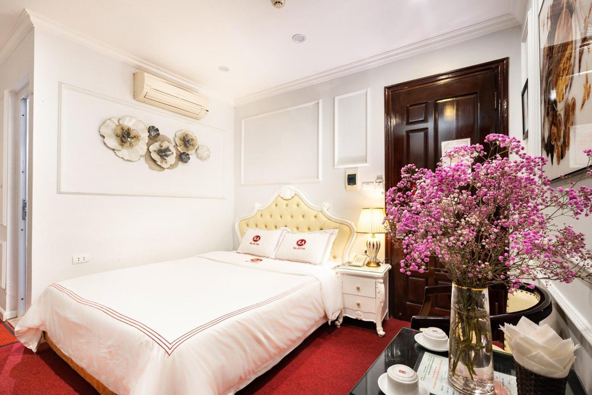 Kieu Anh Hotel - 81 Trung Kinh - By Bay Luxury Hanoi Buitenkant foto